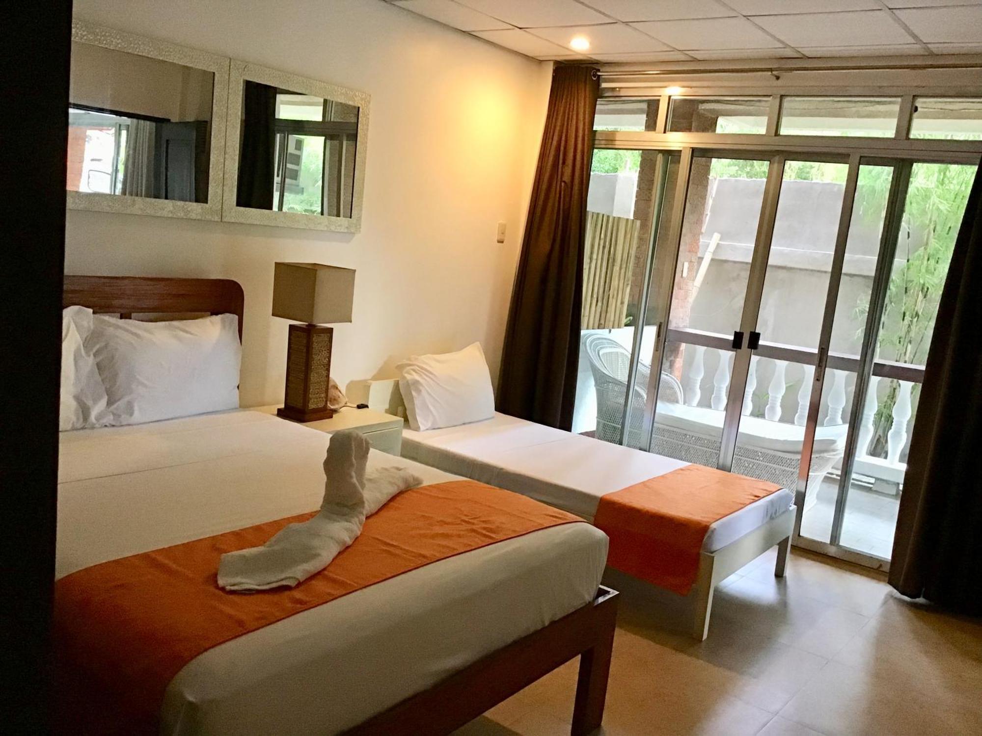 1888 Beach Resort ドゥマゲティ エクステリア 写真